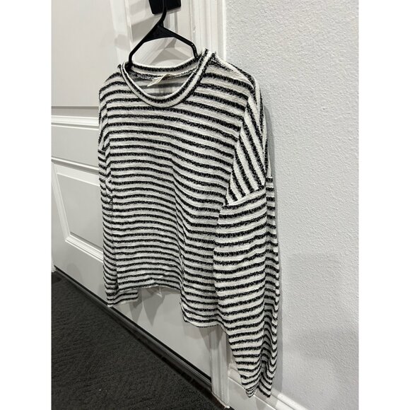 Urban Romantics Striped Long Sleeve Sweater Black White Sz Large Cozy Knitwear - Picture 3 of 9